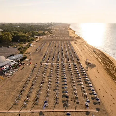 Quiet Flat With Garden Access Apartment Bibione